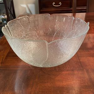 12" Arcoroc Aspen Leaf Jumbo Salad or Punch Bowl Made in France